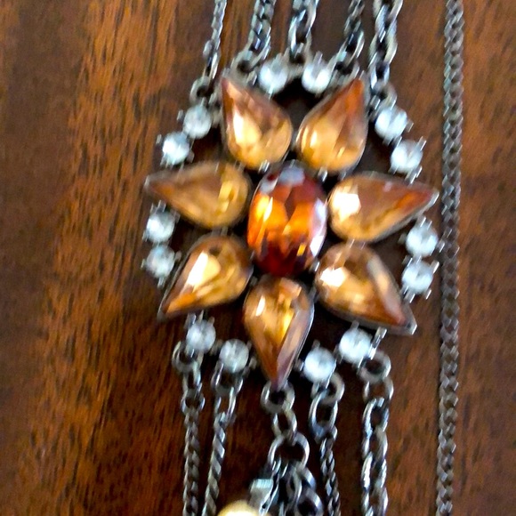 antique silver layered necklace with embellishment & pearls - Picture 4 of 10